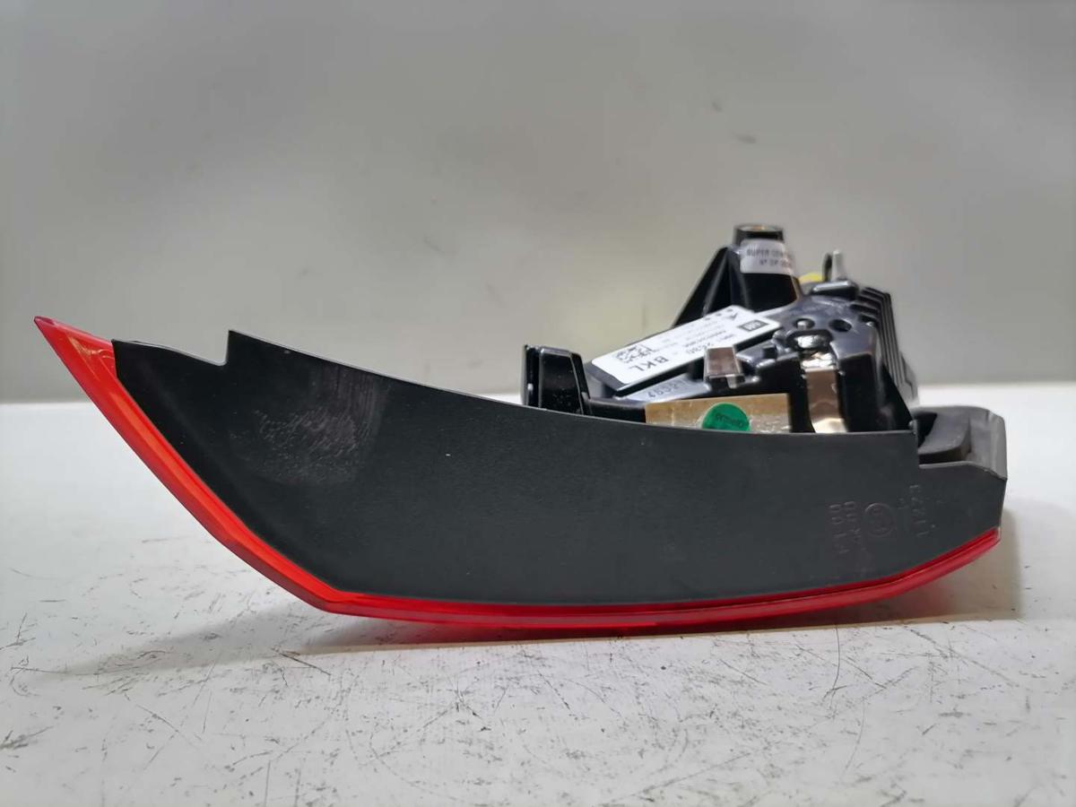 Opel Corsa E original Rücklicht Rückleuchte Schlussleuchte rechts innen 5-Türer Bj.2017